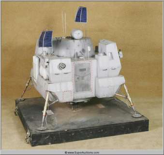 Lot 512 - "Species II" 1998 "Natasha Henstridge" Large 28" Tall Lunar Lander Model