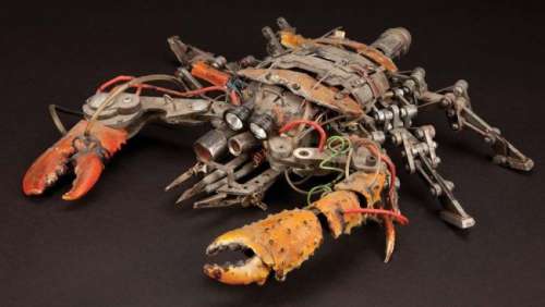 Lot 1261 - Animatronic Bio-Crustacean puppet from Virus