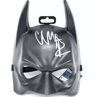 The Dark Knight - Batman cowl, signed by Christian Bale (Bruce Wayne/Batman) with Beckett COA | Catawiki