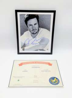 The Walking Dead - Josh McDermitt (Eugene Porter) - Verified Autograph on a framed 8 x 10 Inch Photo | Catawiki