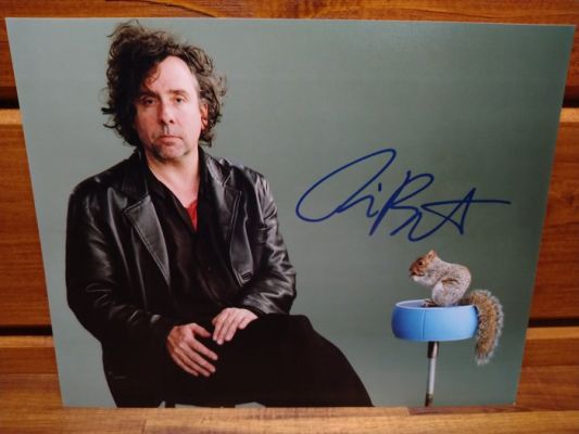 Photo Signed by Director Tim Burton (Batman, Beetlejuice), with Letter of Authenticity - Autograph | Catawiki