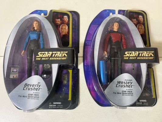 Diamond Select Toys - Figurine - Figurines Star Trek Next Generation - Beverly Crusher + Wesley Crusher (2) - Plastic | Catawiki