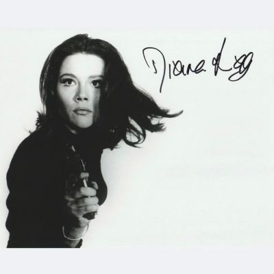 James Bond 007: On Her Majesty’s Secret Service - Signed by Diana Rigg (Tracy Bond) | Catawiki