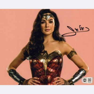 Wonder Woman - Signed by Gal Gadot (Wonder Woman) | Catawiki