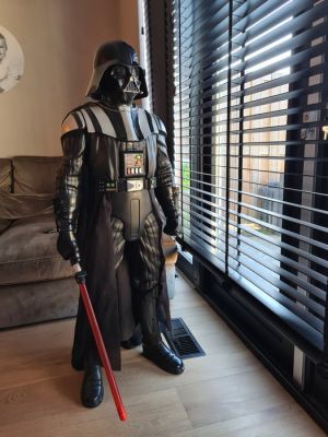 Star Wars - XXL (120 cm) - Darth Vader Battle buddy - with lightsaber - Electronic Talking XL Figure - - Jakks Pacific