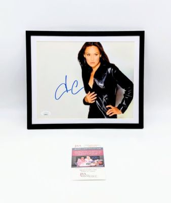 Tia Carrere (True Lies, Wayne‘s World) - Photo - JSA Certified Autograph