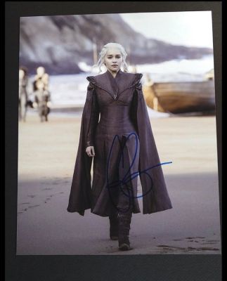 Game of Thrones - Signed by Emilia Clarke "Daenerys Targaryen", with COA | Catawiki