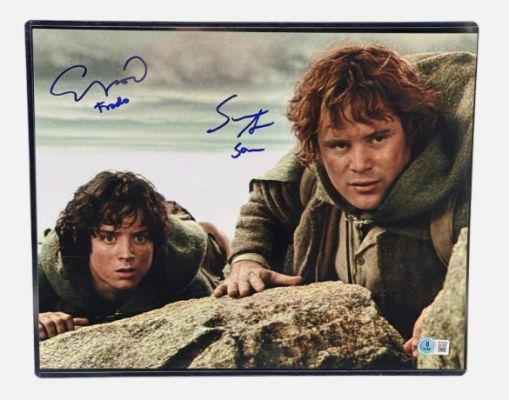 Lord of the Rings - Elijah Wood & Sean Astin - Signed 28x35 cm Photo - with BECKETT COA