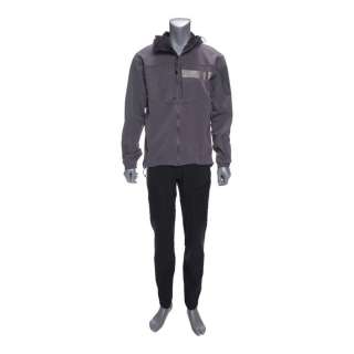 The Expanse (2015-2022) - Lot 187 - James Holden‘s (Steven Strait) Rocinante Jacket with Pants