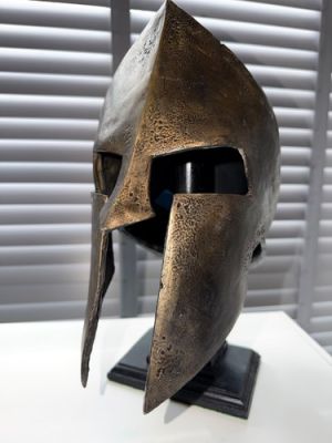 original screen used Hero Dilios 300 Spartan helmet movie prop/ costume film 300