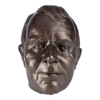 THE GREEN HORNET (2011) - Lot #924 : James Reid‘s (as played by Tom Wilkinson) Memorial Statue Head