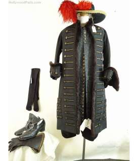 MAN IN THE IRON MASK PHILIPPE (LEONARDO DICAPRIO) FUNERAL COSTUME | Hollywood Parts