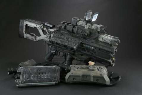 Spectral | Light-up Plasma Rifle | Propstore