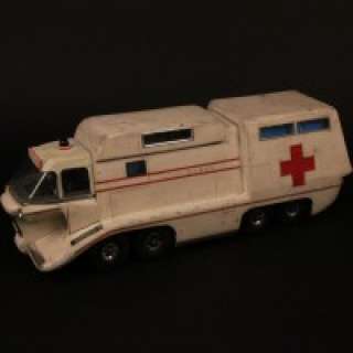 Thunderbirds / Captain Scarlet and the Mysterons - Crablogger base control/Ambulance filming miniature