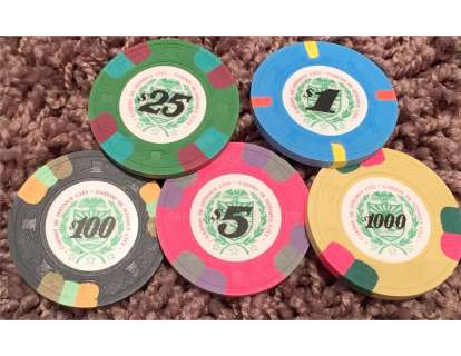 Lot of (5) Casino Chips from the Timothy Dalton 007 Film "License to Kill" | Piece of the Past