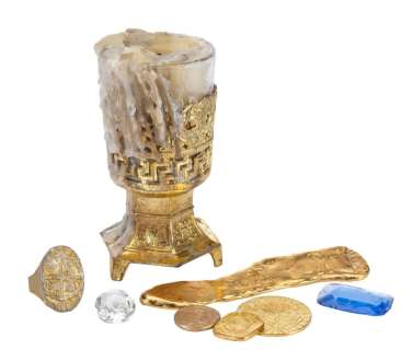 THE GOONIES (1985) - Lot #657 : Assorted One-Eyed Willy Treasure