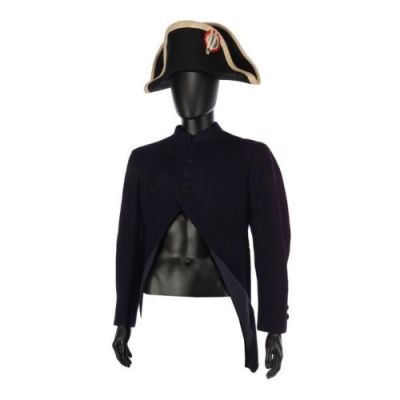 LES MISERABLES (1935) - Lot #237 : Inspector Javert (Charles Laughton) Tailcoat and Bricorn