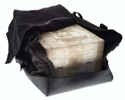Lot 217 - Ocean‘s Eleven - SWAT Duffel Bag with Casino Money - IV328