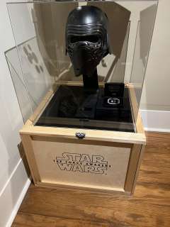 Propshop Kylo Ren Helmet