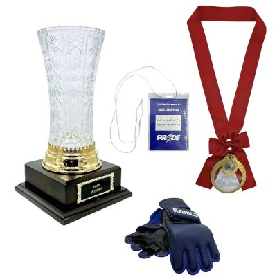 The Smashing Machine Igor Vovchanchyn (Oleksandr Usyk) Screen Used Backstage Passes,Trophy , Gloves & Grand Prix 2000 Medal | VIP Fan Auctions