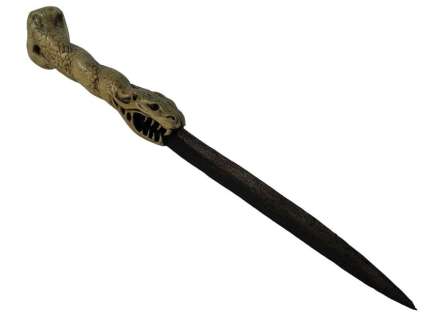 Lot 247 - Ash vs Evil Dead (2015-2018) - Hero Kandarian Dagger
