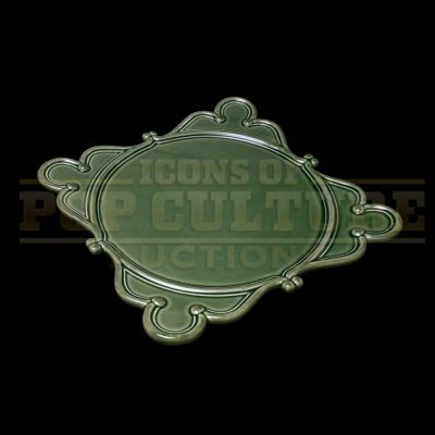 Lot 211 - How the Grinch Stole Christmas – Whobilation Feast Plate - H4-190 | Icons of Pop Culture