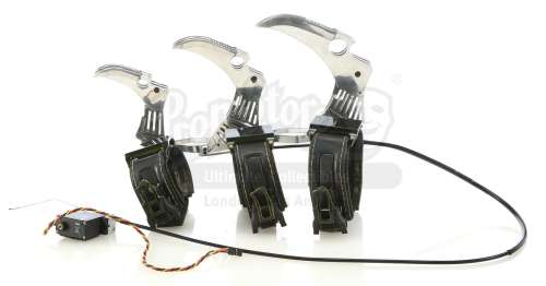 SPIDER-MAN 3 (2007) - Lot 601 - New Goblin‘s (James Franco) Arm Blades