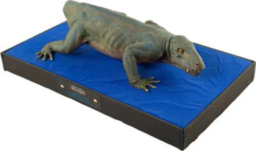 Star Trek: Voyager Screen Used Creature Model from "Distant Origin" (1997).... | Heritage