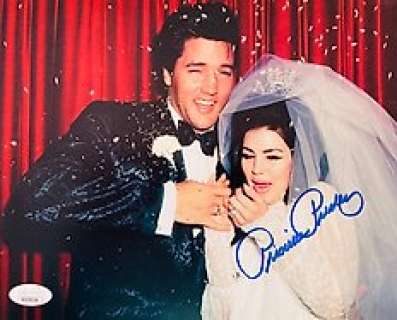 Priscilla Presley - Signed Photo ( 20X25 Cm ) with Coa Jsa | Priscilla Presley - Signed Photo ( 20x25 cm ) with COA JSA | Catawiki