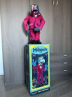 Muppet Show, the - Muppet Show, the - Authentic, posable Gonzo "Photo" Puppet replica - with COA - Master Replicas