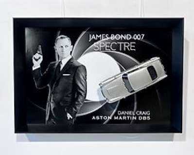 James Bond 007: Spectre | James Bond 007: Spectre - 3D - Daniel Craig and his Aston Martin DB5 MODEL CAR - 3D Luxury Art Frame - Memorabilia Art | Catawiki