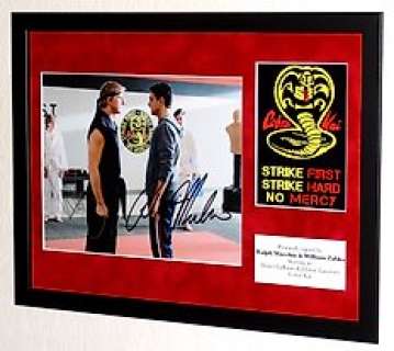 Cobra Kai | Cobra Kai - Ralph Macchio & William Zabka (Daniel LaRusso & Johnny Lawrence) Framed, DOUBLE signed + COA | Catawiki