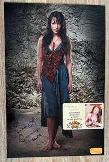 Spartacus - Signed 8x12 inch photo - Erin Cummings as Sura - Celebrity Authentics COA - with inscription Sura | Catawiki