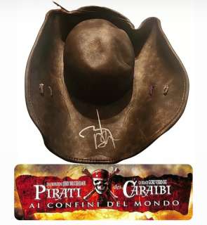 Pirates of the Caribbean - Replica Captain Jack Sparrow Hat, signed by Johnny Depp - with Beckett Certification | Catawiki