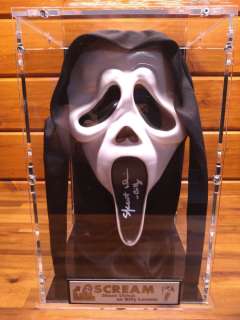 Costume mask - Skeet Ulrich Signed "Scream" Ghostface Mask Inscribed "Billy" - United States - 1990-2000 - With Beckett COA | Catawiki