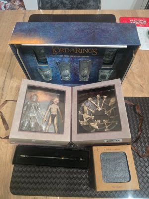 Lord of the Rings - Collectibles Lot (Figures, Glass Set, Slate Coasters, Calligraphy Pen) – Mixed Items | Catawiki