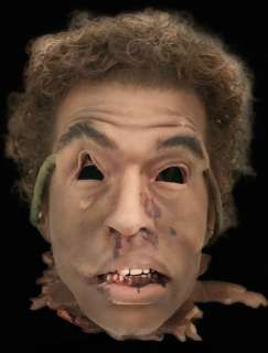 Children of the Corn III - - Movie prop Silicone head used for vine sequence; approximate dimensions 10"H x 7.5"W x 12"D; includes internal | Catawiki