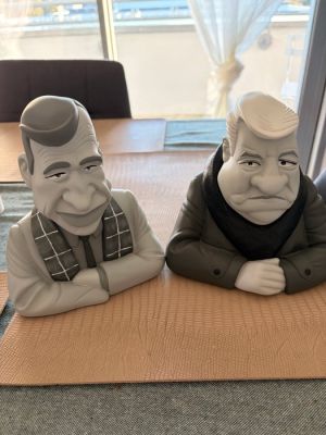 Saint Emett - Statuette, Un singe en Hiver - 20 cm - Resin - 2020 | Catawiki