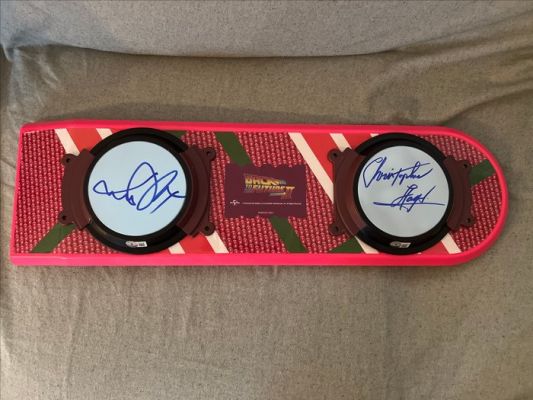 Back to the Future - Part II - Official Replica Hoverboard, signed by Michael J Fox & Christopher Lloyd - with Beckett | Catawiki