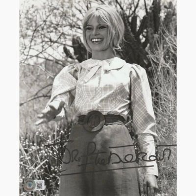 French Icon - Signed by Brigitte Bardot (+) | Catawiki