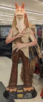 Lot 1101 - Life Size Star Wars Jar Jar Binks Episode 1 Display Prop