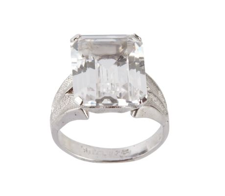 Tippi Hedren | Lot #347 - Ring from "Marnie" by Joseff | Julien’s