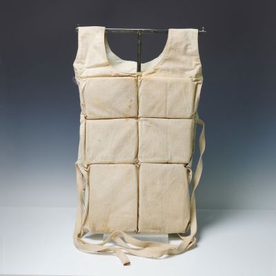 Lot 171 - 1997 Titanic Movie Life Jacket Replica by J. Peterman | misc / divers