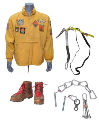 CLIFFHANGER (1993) - Lot #98 : Gabe Walker (Sylvester Stallone) Costume Components and Accessories