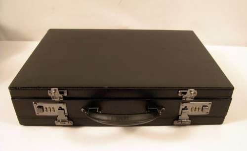 Red 2 Sarah (Mary-Louise Parker) Movie Props | Premiere Props