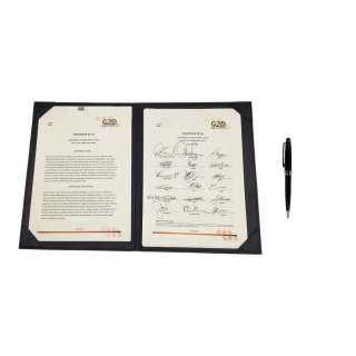 G20 Danielle Sutton (Viola Davis) Screen Used Pen & G20 Together Plan Agreement Contract | VIP Fan Auctions
