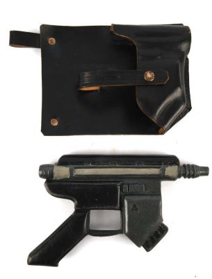 Dune (1984) Production used Sardaukar Lasgun and Holster prop from the David Lynch / Universal… | Ewbank’s