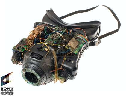 Lot 78 - Future Man (TV) – Tiger’s Binoculars – FM184