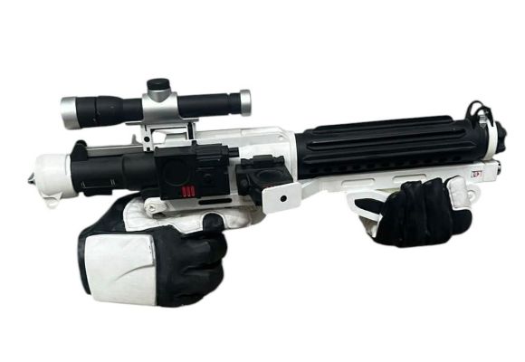 Star Wars: Rise of the Resistance Disney Ride - Stormtrooper Sonn-Blas F-11D Blaster & Gloves | Hanlin Auction Service