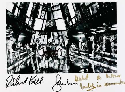 James Bond 007: Moonraker - Triple signed by Richard Kiel, Roger Moore and Michael Lonsdale - Autograph, Photo, with COA | Catawiki